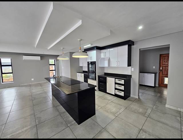 4 BEDROOM HOUSE FOR SALE IN MOSSEL BAY CENTRAL